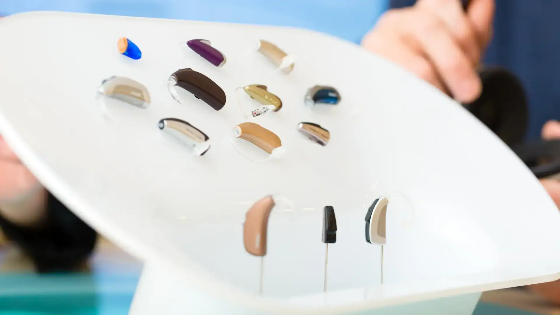 Learn how to choose the right hearing aids for high-frequency loss. Get expert advice on clarity and technology today.
